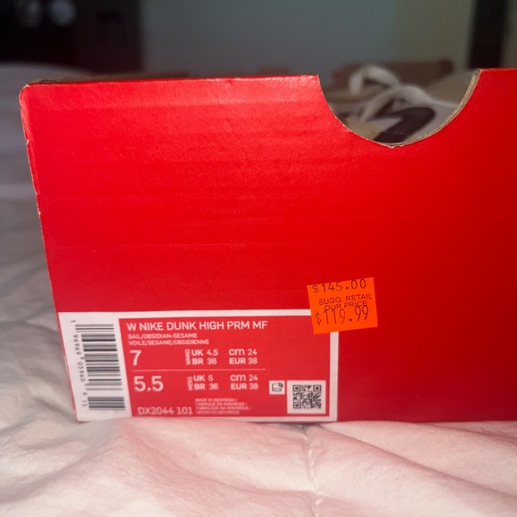 Women’s Nike Dunk High - Picture 12 of 12